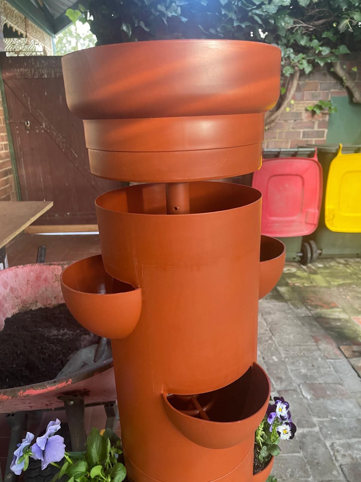 Central water tube assembly inside the modular tower tier